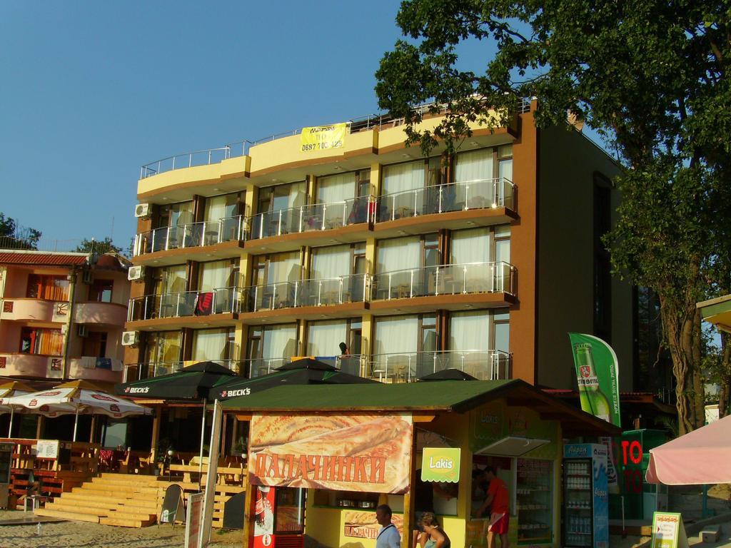 Family Hotel Teos Kiten  Exterior photo