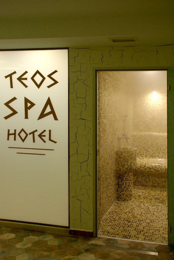 Family Hotel Teos Kiten  Exterior photo